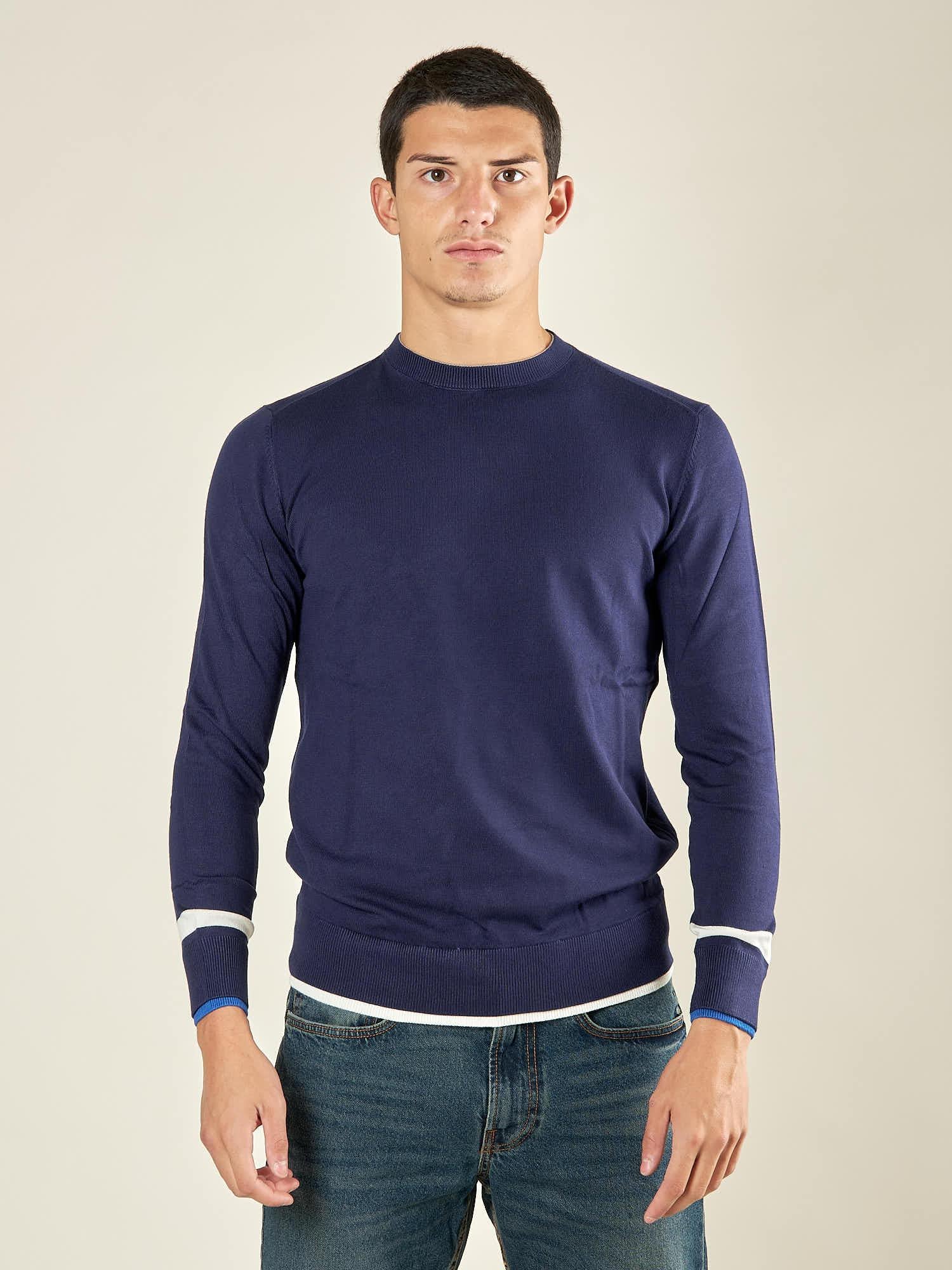 Maglia da uomo girocollo manica lunga in tessuto misto viscosa. Stile moderno e comfort quotidiano. OC1F2W5M85 BLU OVER-D