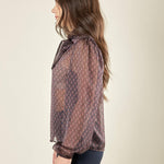 Casacca donna in voile microfantasia con collo a sciarpett. Leggerezza ed eleganza sofisticata. PG158M BORDEAUX EXTASY