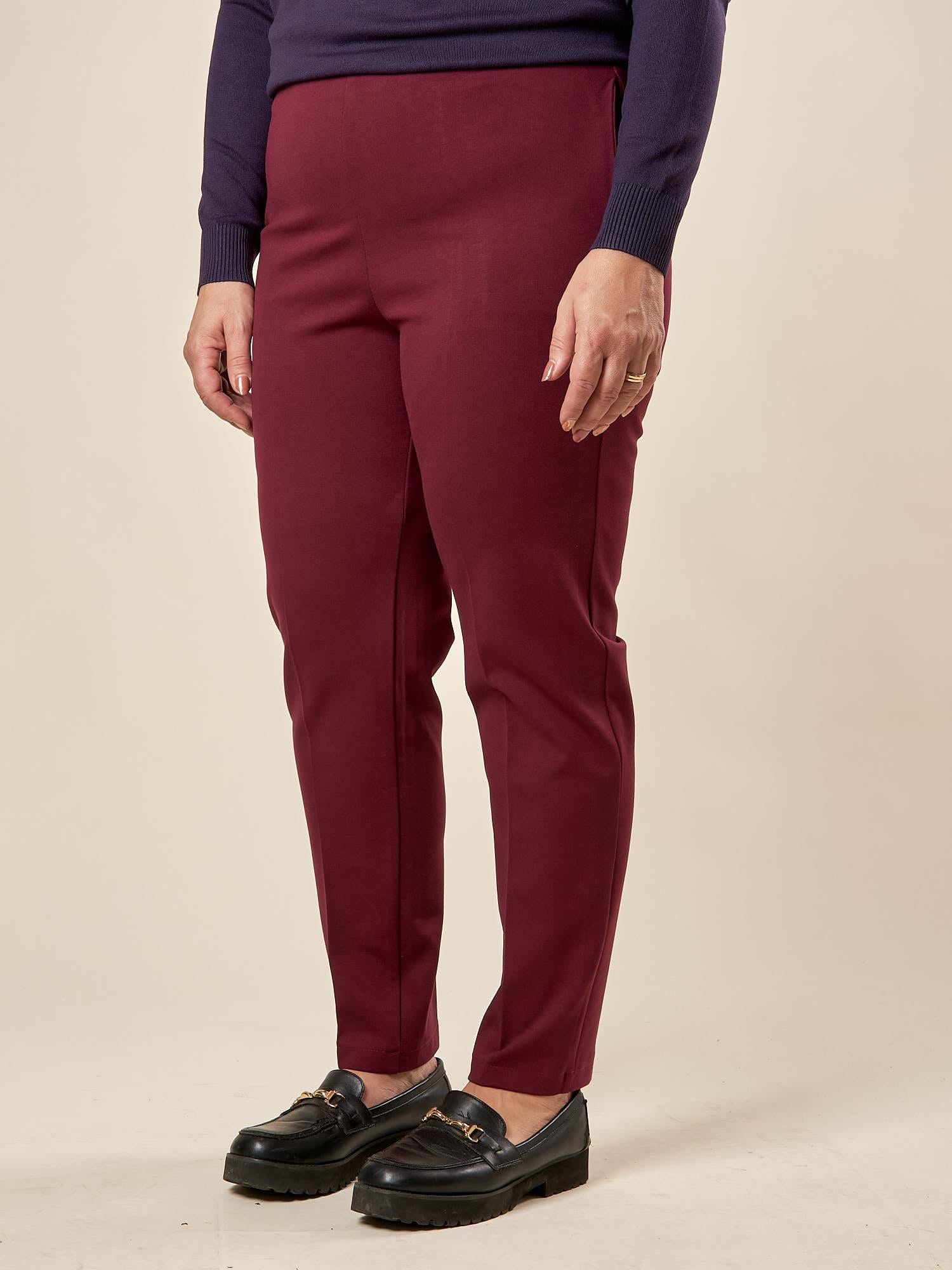 Pantalone Donna Curvy in Punto Milano  Vestibilità a Sigaretta, Tasche a Filetto, Lunghezza alla Caviglia. F708YBFAGGIA AMARONE Lizalù