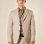 Giacca da Uomo Due Bottoni con Tasche a Toppa  Eleganza Casual e Stile Sartoriale. GAI1622H BEIGE HAMAKI-HO