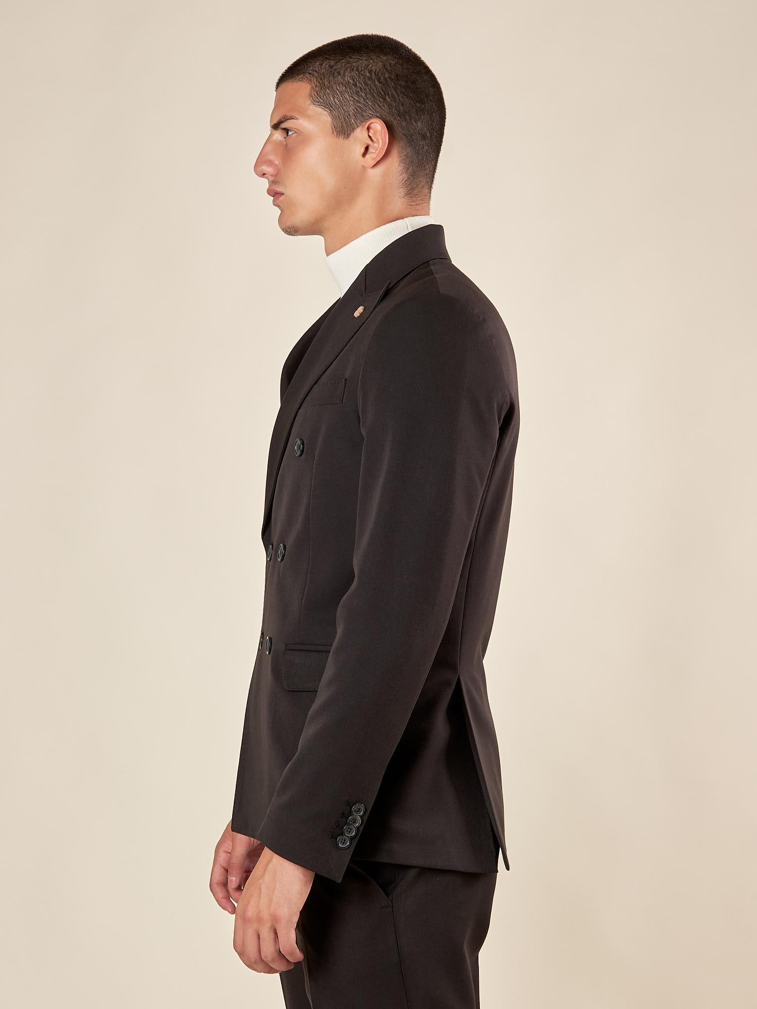 Abito da uomo doppio petto regular fit con tasche con pattina. OC1F2W5A01 NERO OVER-D