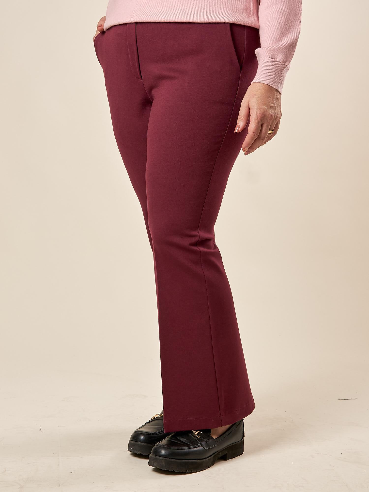 Pantalone Donna Curvy in Punto Milano  Modello Zampetta alla Caviglia con Tasca America. F646YBFFABIA AMARONE Lizalù