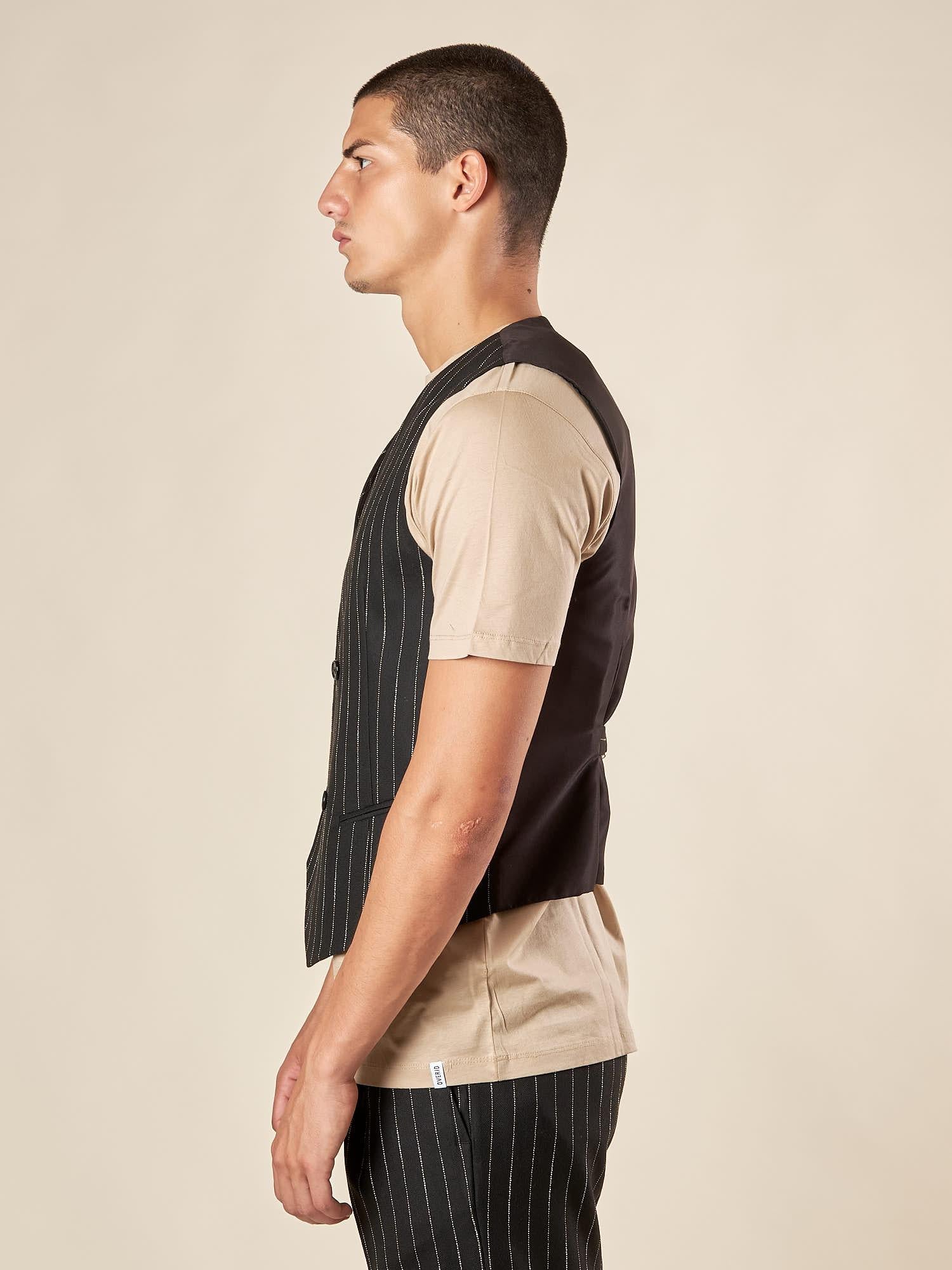 Gilet da Uomo Doppio Petto in Tessuto Gessato  Eleganza Sartoriale con Tasche a Frisi. OE12W5I01 NERO OVER-D