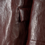 Giacca donna monopetto in ecopelle. Petto a lancia con fiore tono su tono e tasca a pattina. GI003613 BORDEAUX ARTIGLI