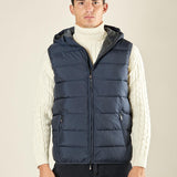 Gilet da uomo trapuntato con cappuccio e tasche con zip. Comfort, stile e protezione in ogni stagione. DM9610 BLU DATCH
