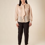 Camicia Donna in tessuto lurex effetto seta con sciarpina al collo. PB8809 BEIGE PATRIZIA BLASIO