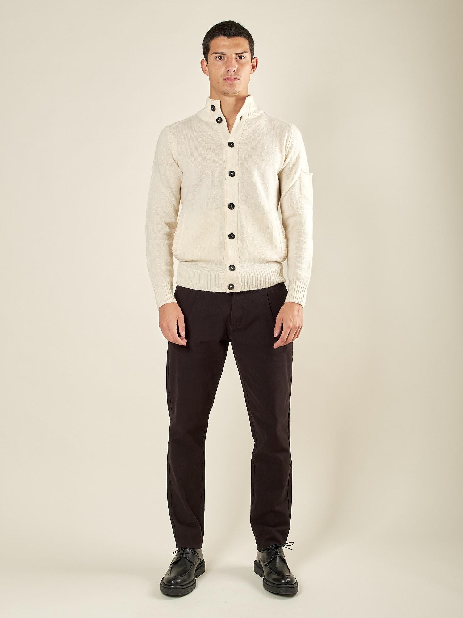 Pantalone da Uomo Invernale in Cotone Elasticizzato con Pinces Vestibilità Regolare. M49448 NERO GUY