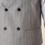 Gilet da Uomo Doppio Petto in Tessuto Gessato  Eleganza Sartoriale con Tasche a Frisi OE12W5I01 GRIGIO OVER-D