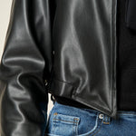 Giacca donna corta in ecopelle. GI003626 NERO ARTIGLI