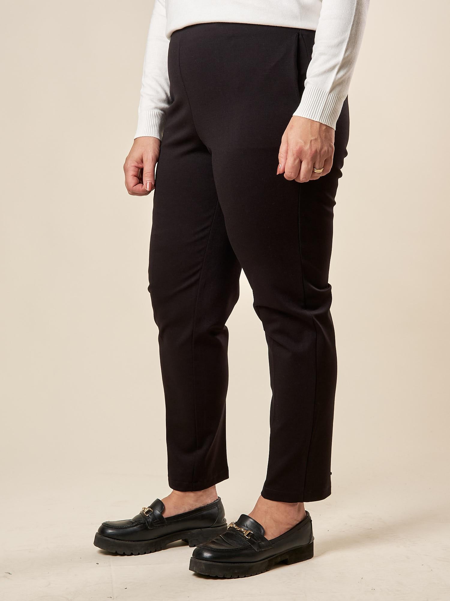 Pantalone Donna Curvy in Punto Milano  Vestibilità a Sigaretta, Tasche a Filetto, Lunghezza alla Caviglia. F708YBFAGGIA NERO Lizalù