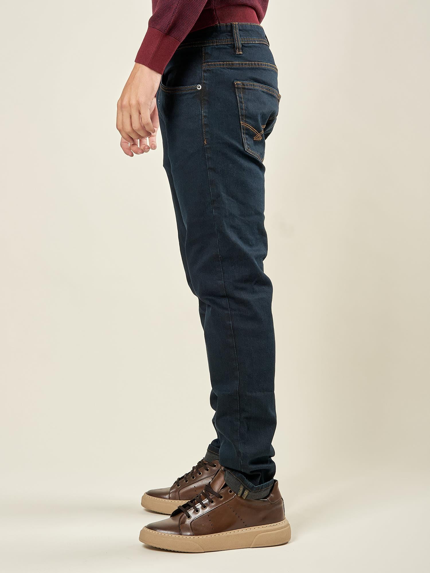 Jeans Uomo 5 Tasche Slim Fit Lavaggio Scuro. Stile, Comfort e Versatilità M49301 DENIM GUY