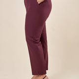 Pantalone Donna Curvy in tessuto tecnico con spacchetto e bottone oro. F299YBFALIDA BURGUNDY Lizalù
