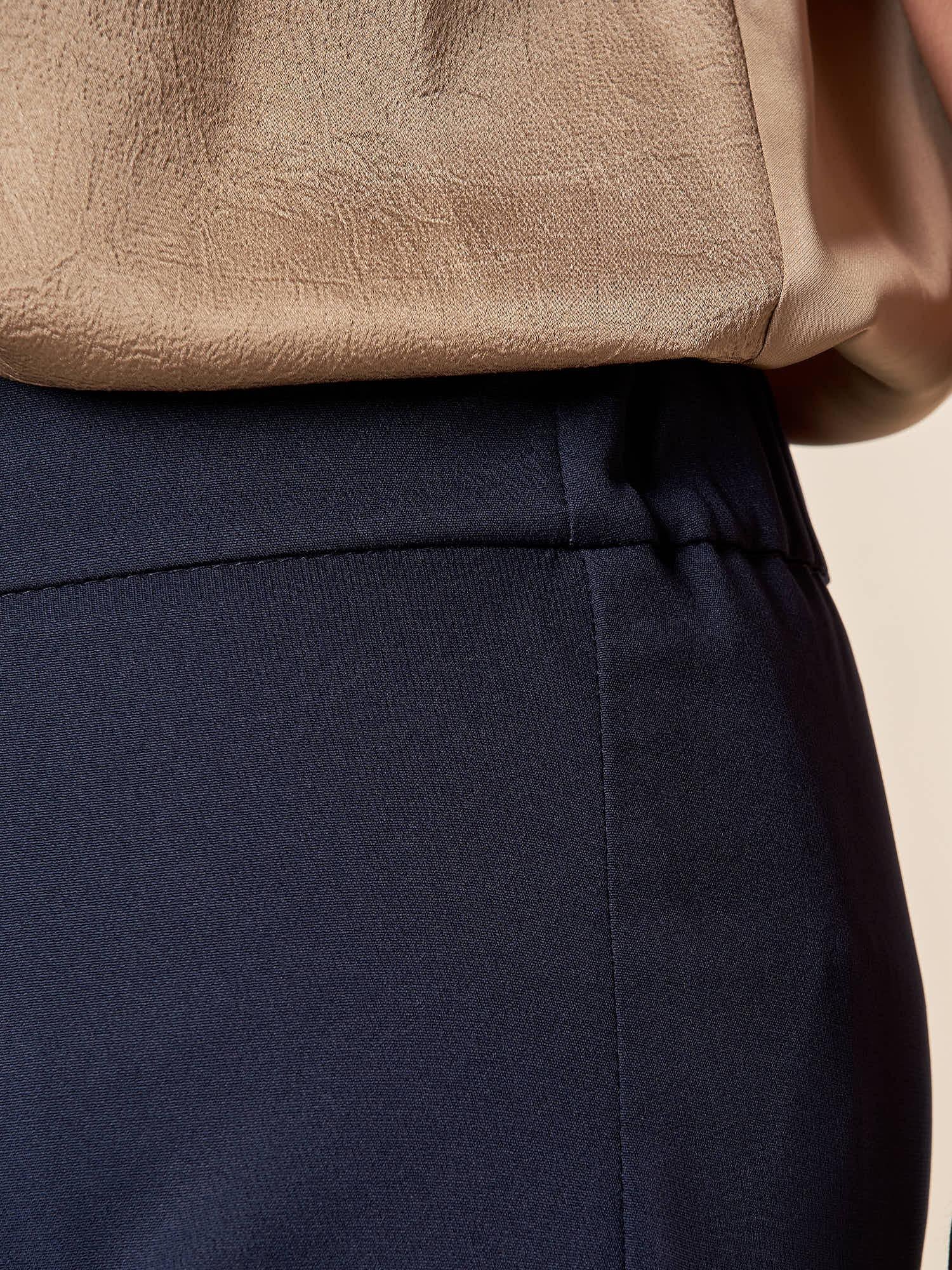 Pantalone Donna Curvy a Zampetta  Tessuto Tecnico con Elastico Posteriore. F646YBFFEDE BLU Lizalù