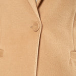 Cappotto donna monopetto ad un bottone. Tasche a filetto, petto a lancia e martingala sul retro. CP003470 CAMMELLO ARTIGLI