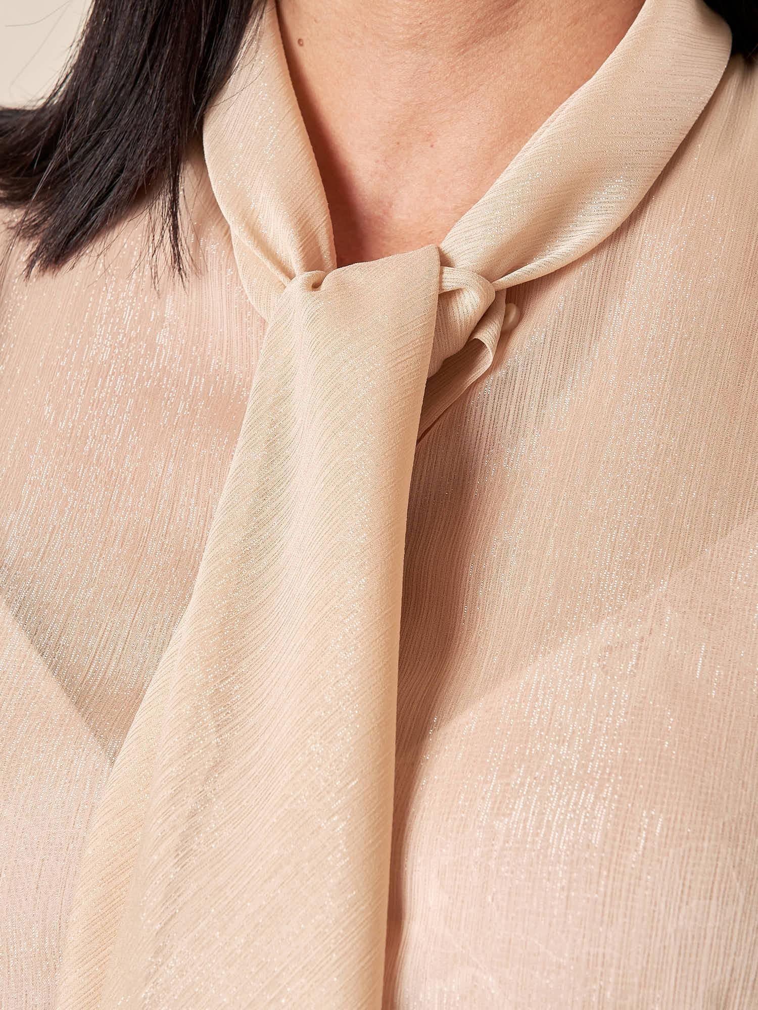 Camicia Donna in tessuto lurex effetto seta con sciarpina al collo. PB8809 BEIGE PATRIZIA BLASIO