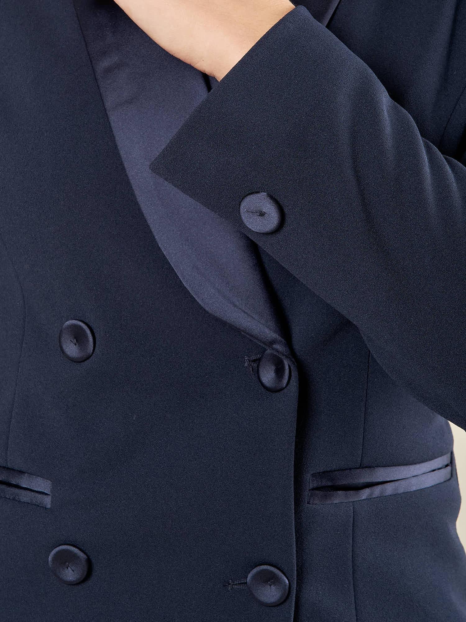 Abito donna doppiopetto con rever in raso e bottoni rivestiti. Eleganza senza tempo AB003477 BLU ARTIGLI
