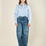 Jeans donna modello balloon. Vestibilità mom fit con laccetto tono su tono. F32129 JEANS BASEVENTI