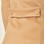 Cappotto donna monopetto ad un bottone. Tasche a filetto, petto a lancia e martingala sul retro. CP003470 CAMMELLO ARTIGLI