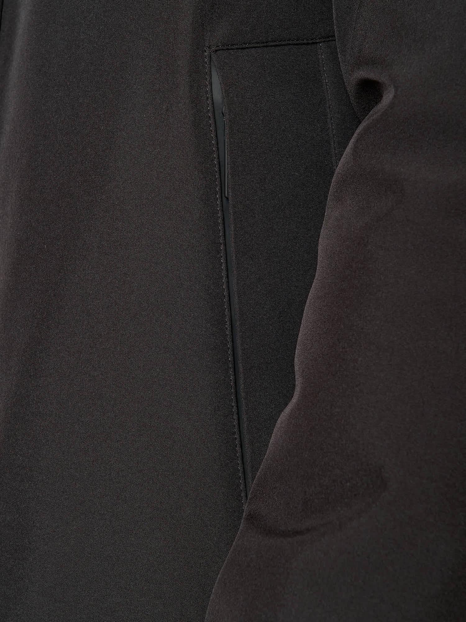 Giubbino Uomo Invernale Soft Shell con Cappuccio. Lunghezza Media. DM9623 NERO DATCH