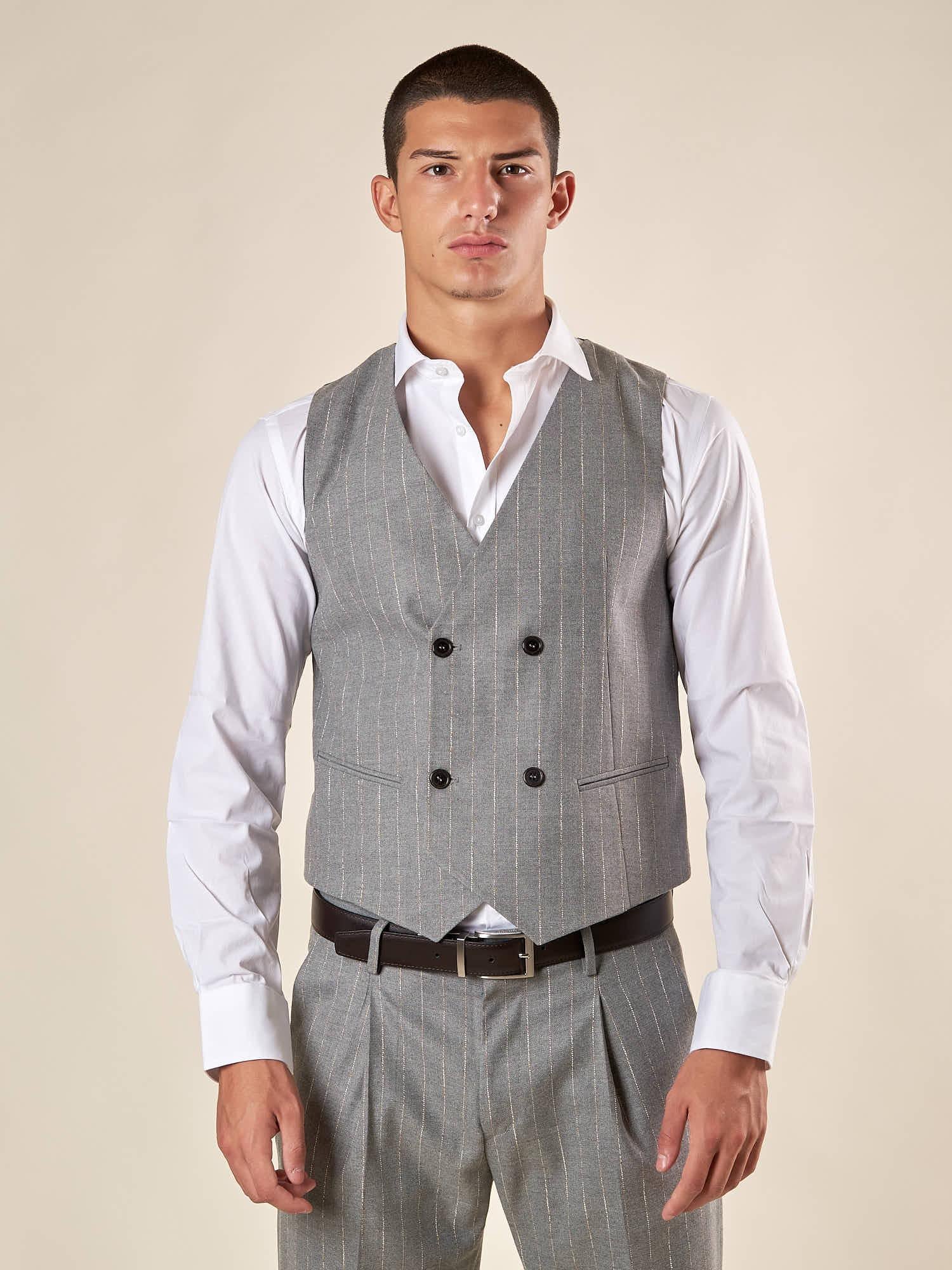 Gilet da Uomo Doppio Petto in Tessuto Gessato  Eleganza Sartoriale con Tasche a Frisi OE12W5I01 GRIGIO OVER-D