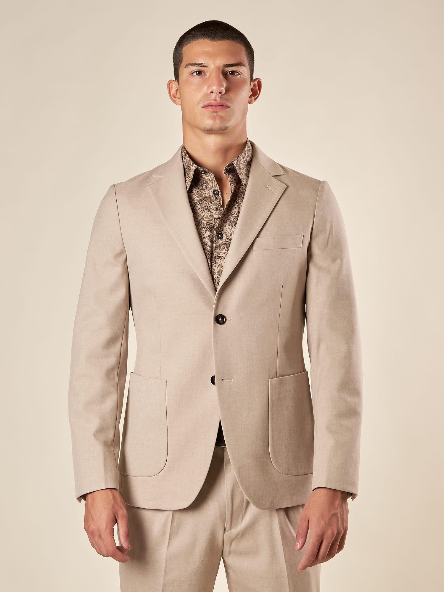 Giacca da Uomo Due Bottoni con Tasche a Toppa  Eleganza Casual e Stile Sartoriale. GAI1622H BEIGE HAMAKI-HO