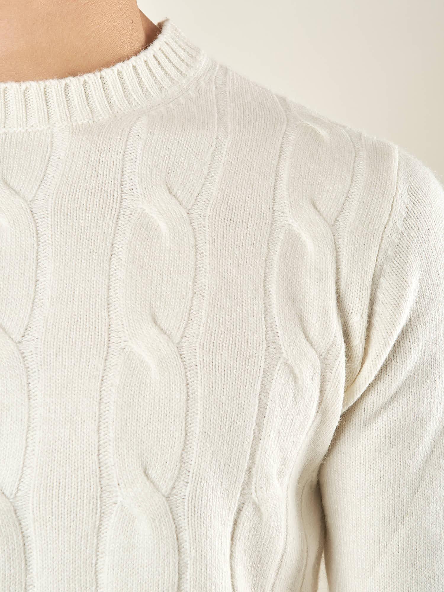 Maglia Uomo in Misto Cashmere a Trecce. Eleganza e Comfort per Ogni Occasione. CON4209225 ECRU CONSENSO