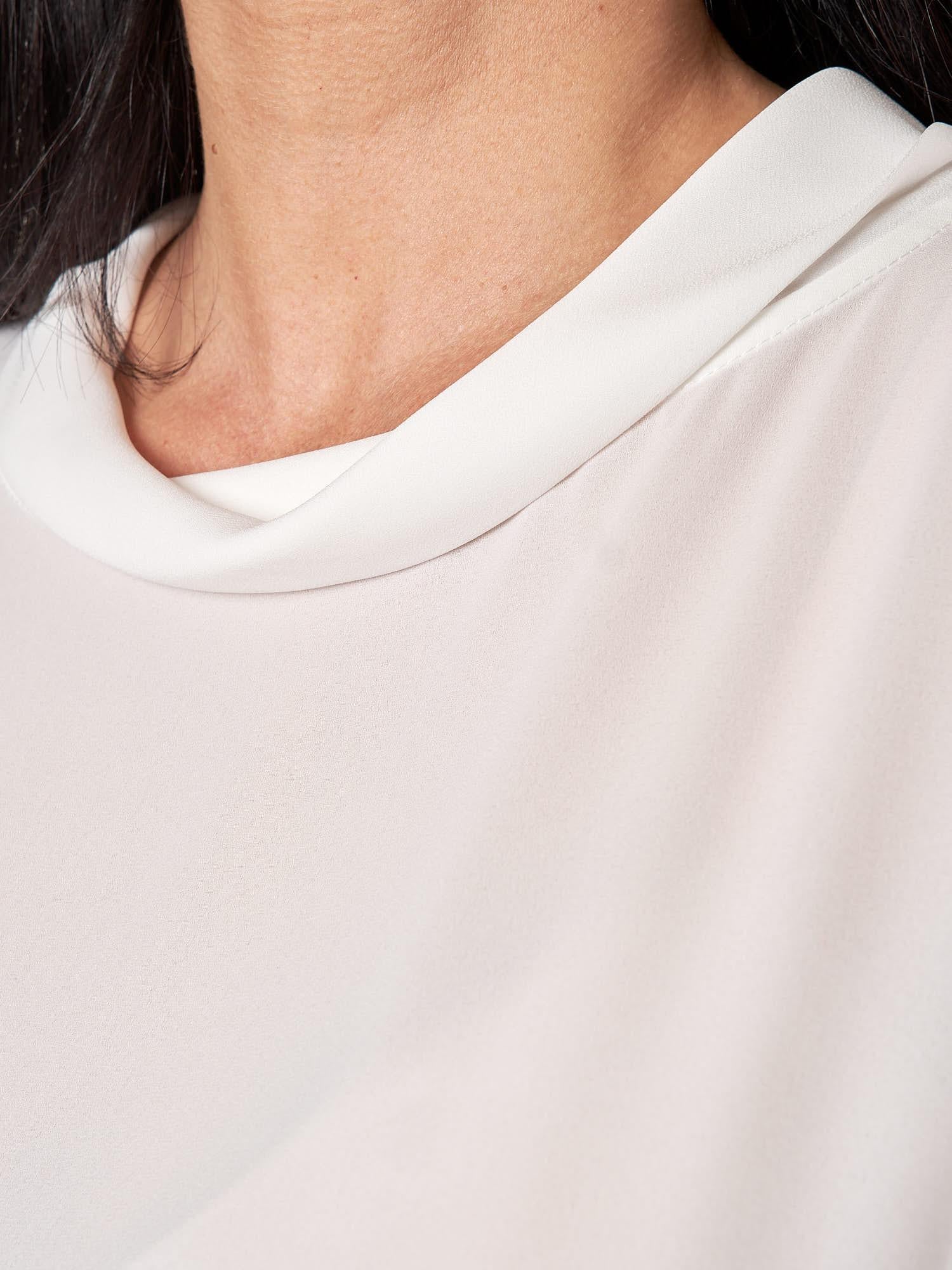 Blusa Donna Curvy Manica Lunga con Scollo a Barca e Risvolto  Vestibilità Svasata ed Elastico sui Polsi. F551YBFKIKI PANNA Lizalù