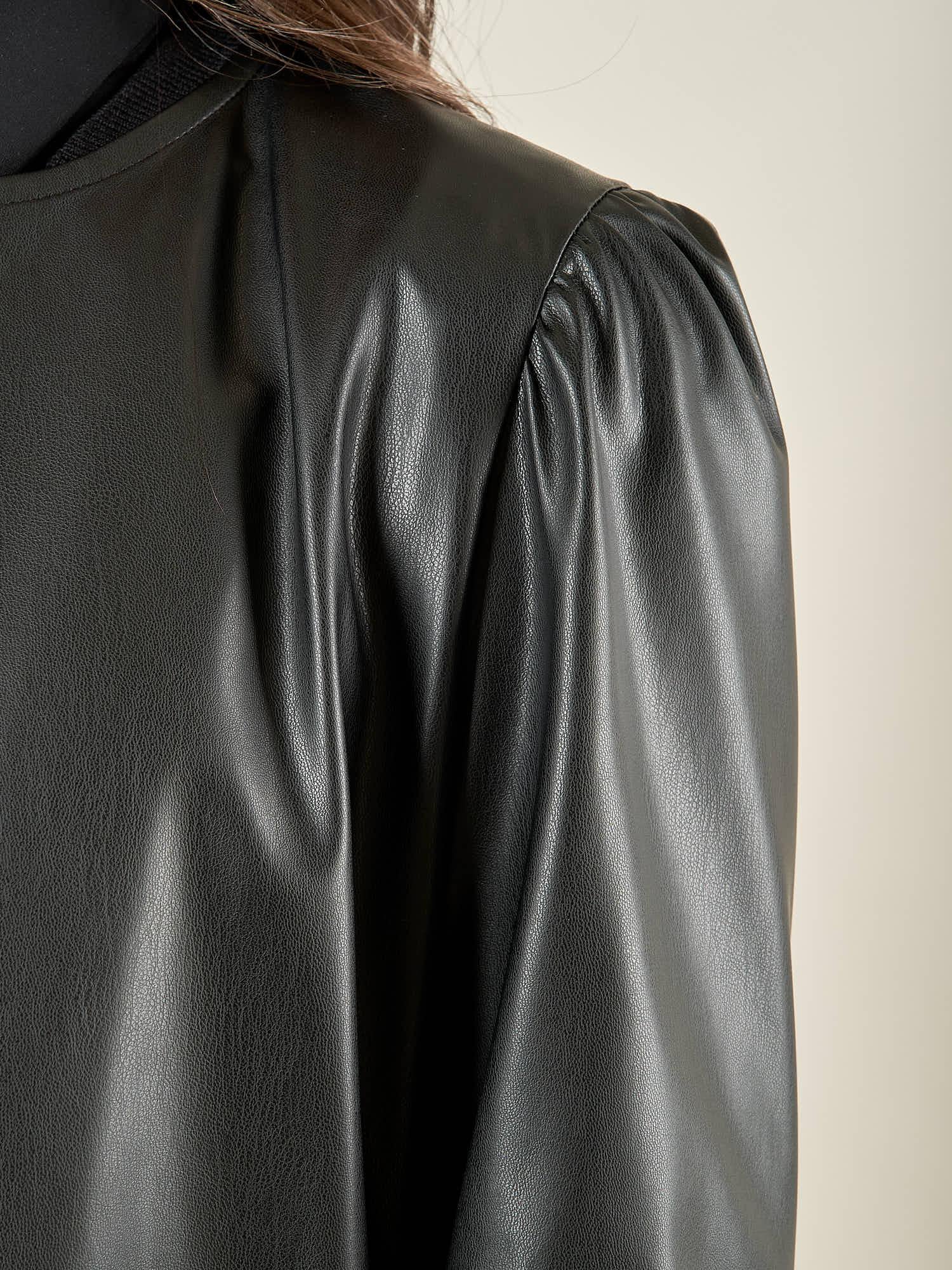 Giacca donna corta in ecopelle. GI003626 NERO ARTIGLI