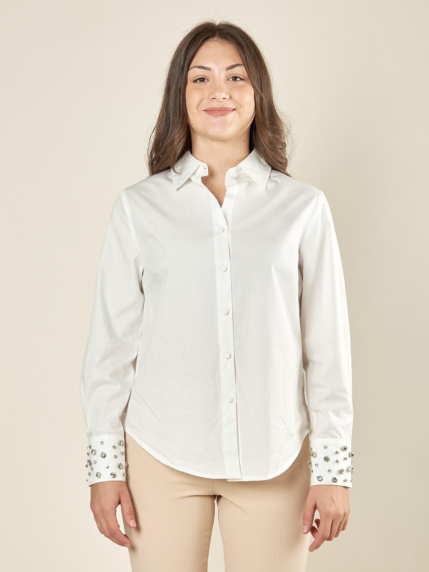 Camicia donna in cotone con pietre sui polsi. Manica lunga, bottoni tono su tono. CA003361 PANNA ARTIGLI