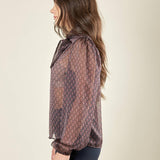 Casacca donna in voile microfantasia con collo a sciarpett. Leggerezza ed eleganza sofisticata. PG158M BORDEAUX EXTASY 
