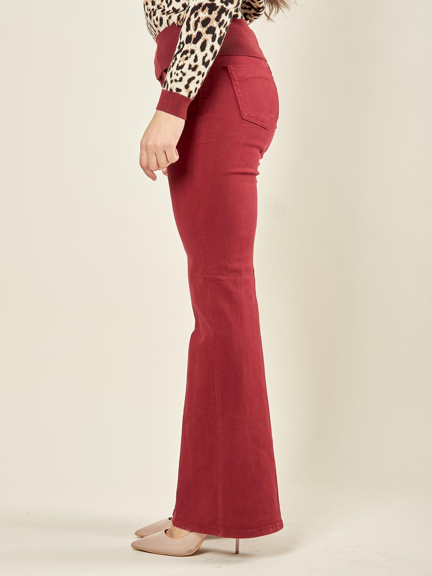 Jeans donna a zampa color bordeaux. DE004077 BORDEAUX ARTIGLI 