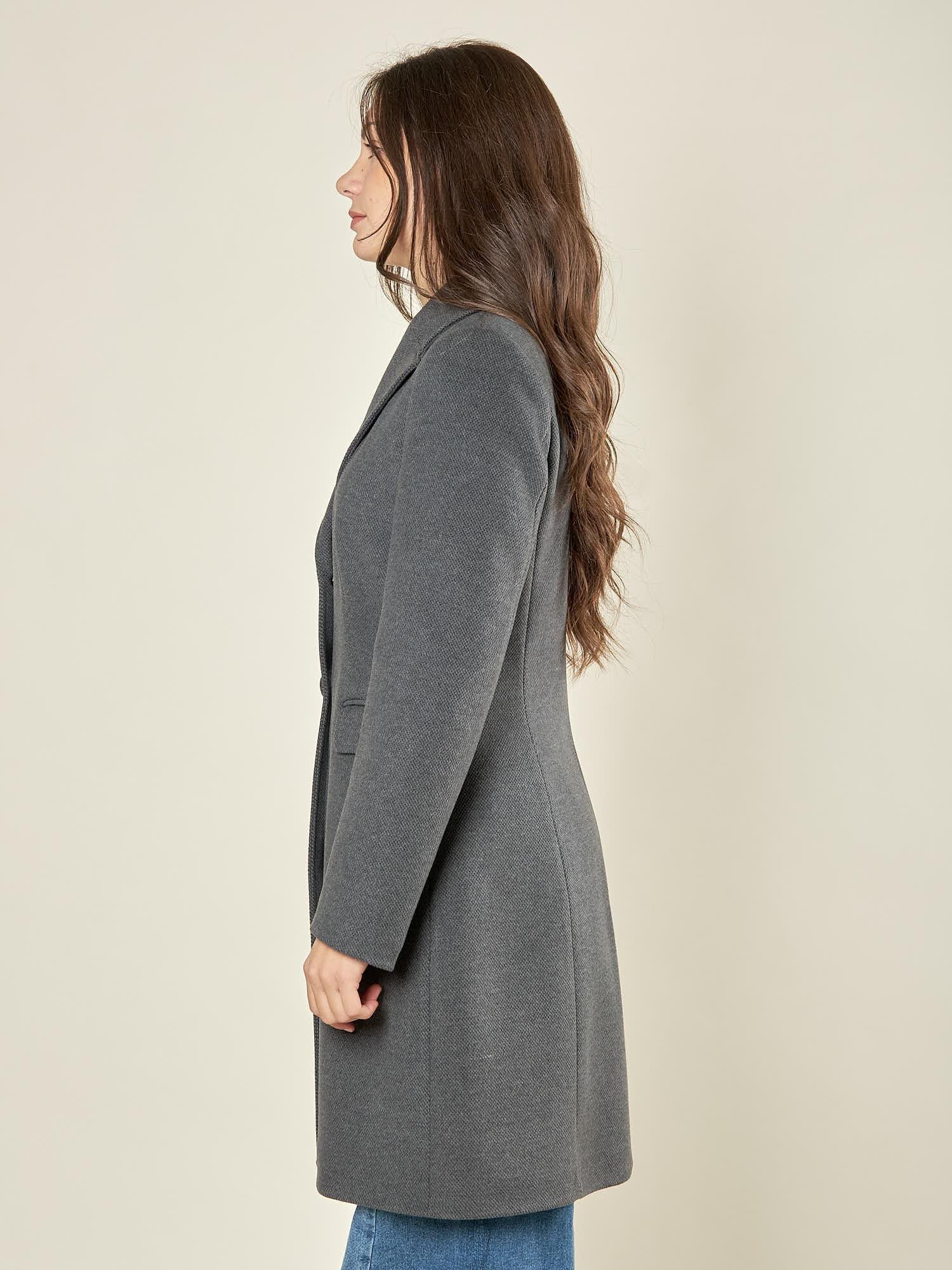 Cappotto donna monopetto. Due bottoni, tasca a pattina e vestibilità affiancata. CP003189 GRIGIO SCURO ARTIGLI 