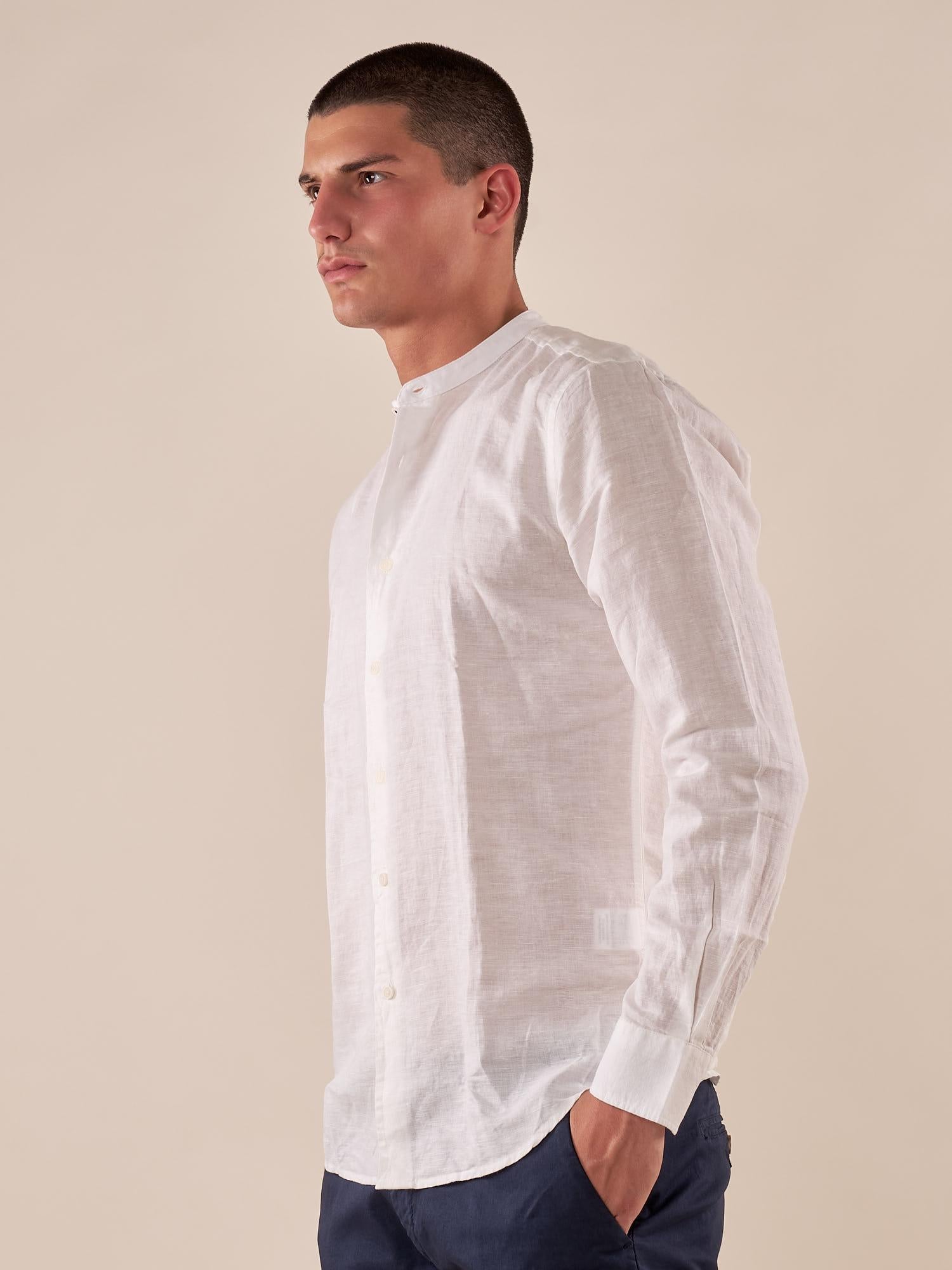 Camicia da uomo in lino e cotone a manica lunga con collo alla coreana. M49069 BIANCO GUY 