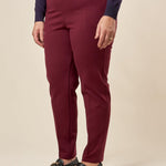 Pantalone Donna Curvy in Punto Milano  Vestibilità a Sigaretta, Tasche a Filetto, Lunghezza alla Caviglia. F708YBFAGGIA AMARONE Lizalù 