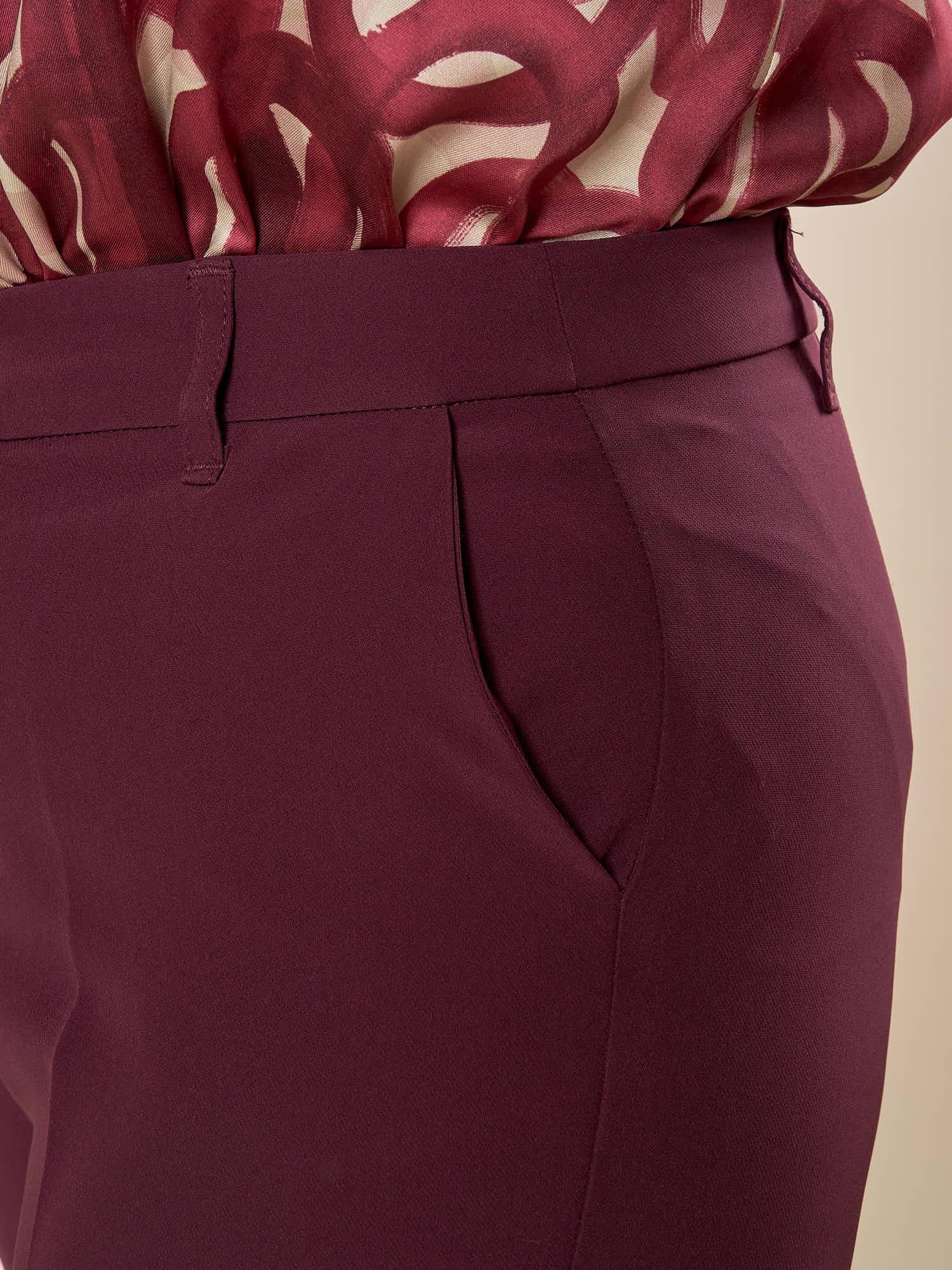 Pantalone Donna Curvy in tessuto tecnico con spacchetto e bottone oro. F299YBFALIDA BURGUNDY Lizalù 