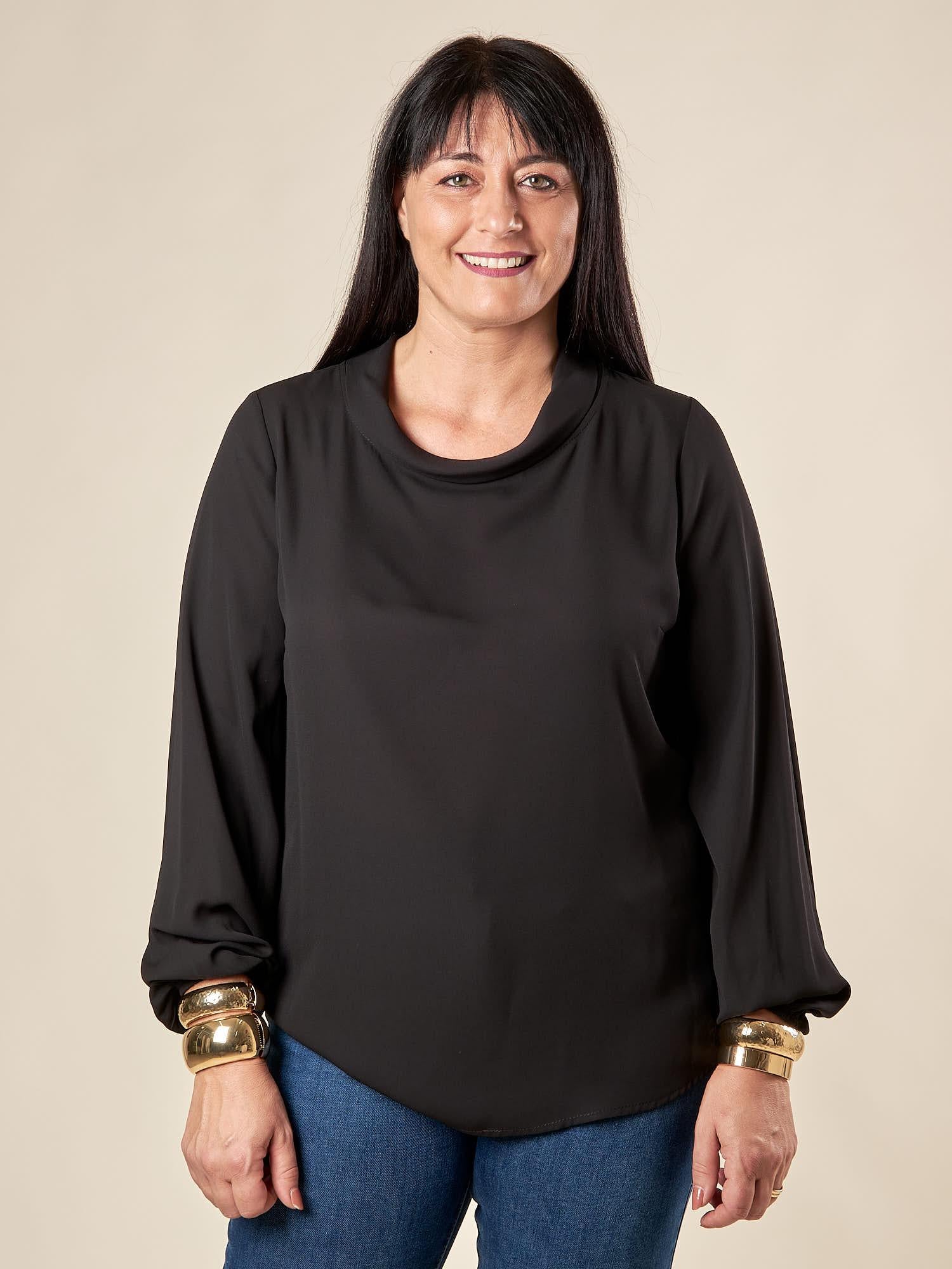 Blusa Donna Curvy Manica Lunga con Scollo a Barca e Risvolto  Vestibilità Svasata ed Elastico sui Polsi. F551YBFKIKI NERO Lizalù 