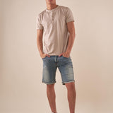Bermuda di Jeans Chiaro da Uomo con Effetto Sabbiato e Rotture. M48663 DENIM SUPERIOR VINTAGE 
