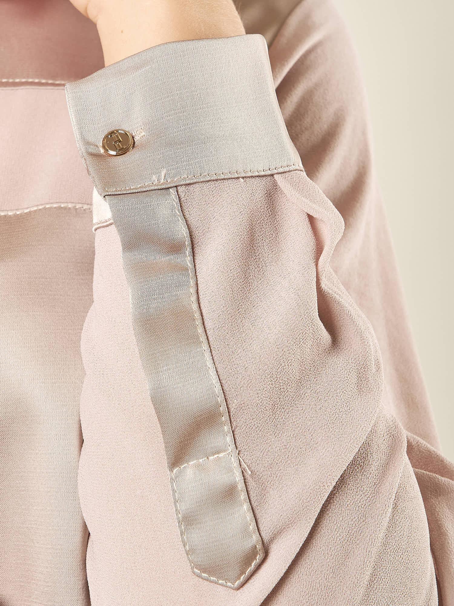 Camicia donna in georgette con inserti in raso. Bottoncini e polsini in raso. CA003056 TORTORA ARTIGLI 