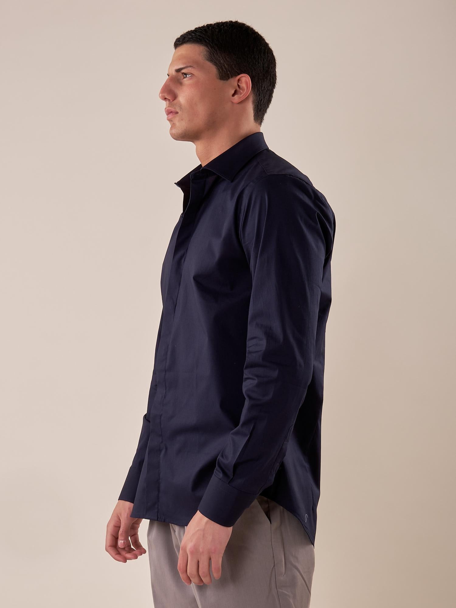 Camicia manica lunga stretch bottoni ricoperti slim con riprese. FBDERBY BLU FB 
