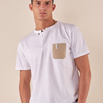 T-shirt Uomo manica corta serafino con taschino a contrasto. BAM5460 BIANCO BACI & ABBRACCI 