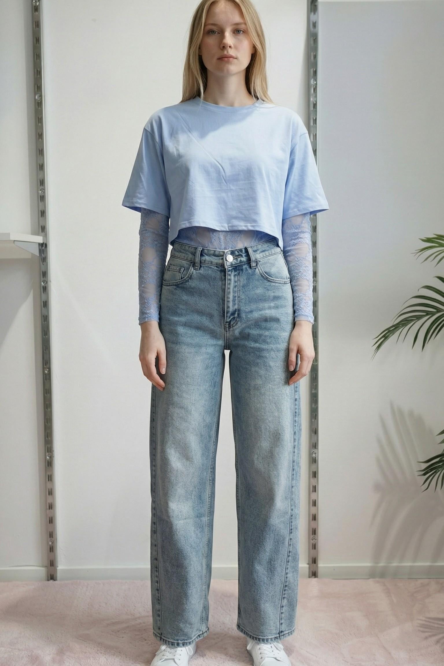 T-shirt Donna Manica Corta Ampia con Body in Pizzo a Manica Lunga 76372 AZZURRO VINCE OTTO 