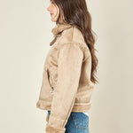 Ecomontone donna con dettagli in ecopelliccia. Zip frontale e tasche con zip. NDR/P78/1 BEIGE LARA PRINCE 