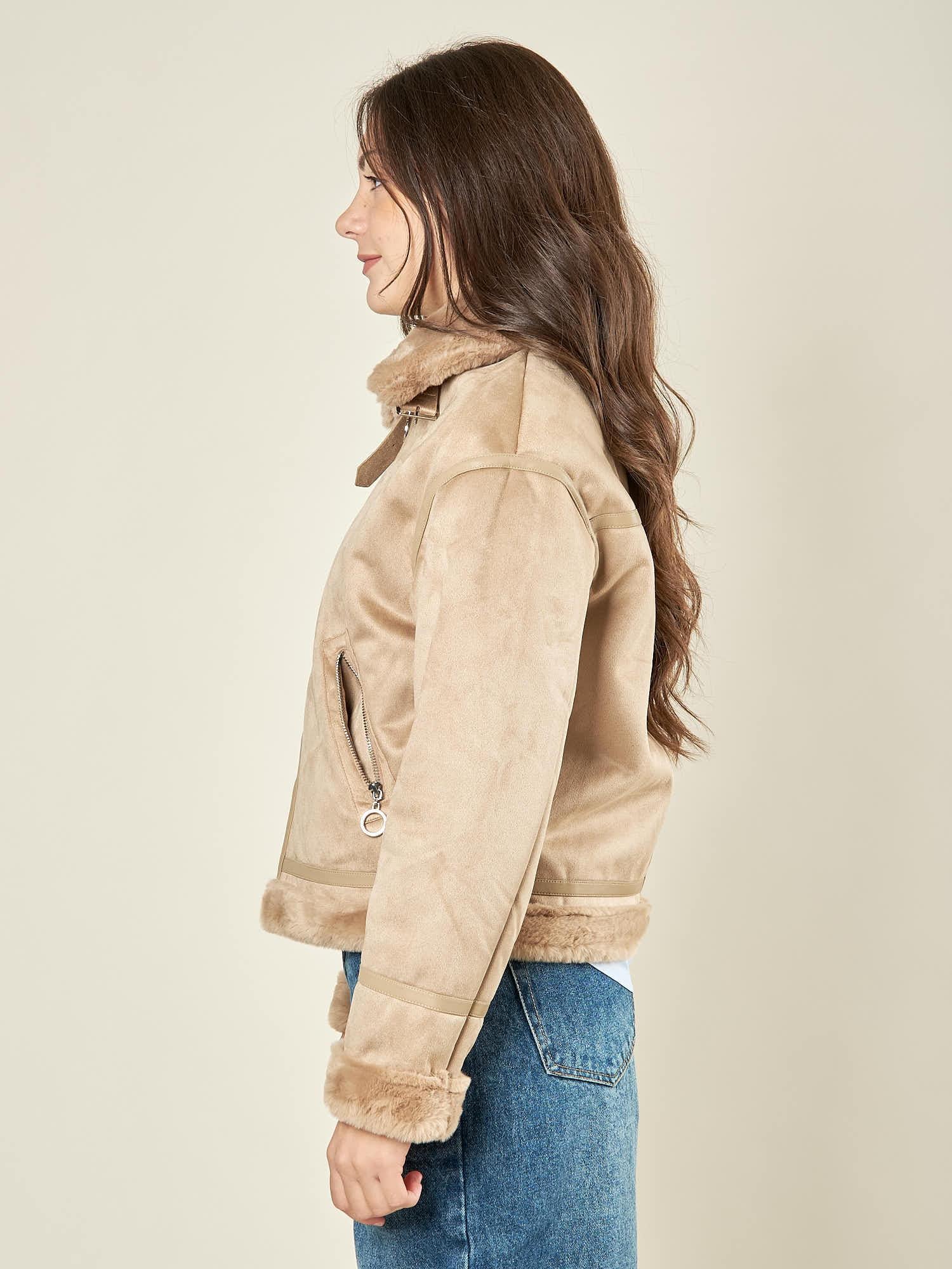 Ecomontone donna con dettagli in ecopelliccia. Zip frontale e tasche con zip. NDR/P78/1 BEIGE LARA PRINCE 