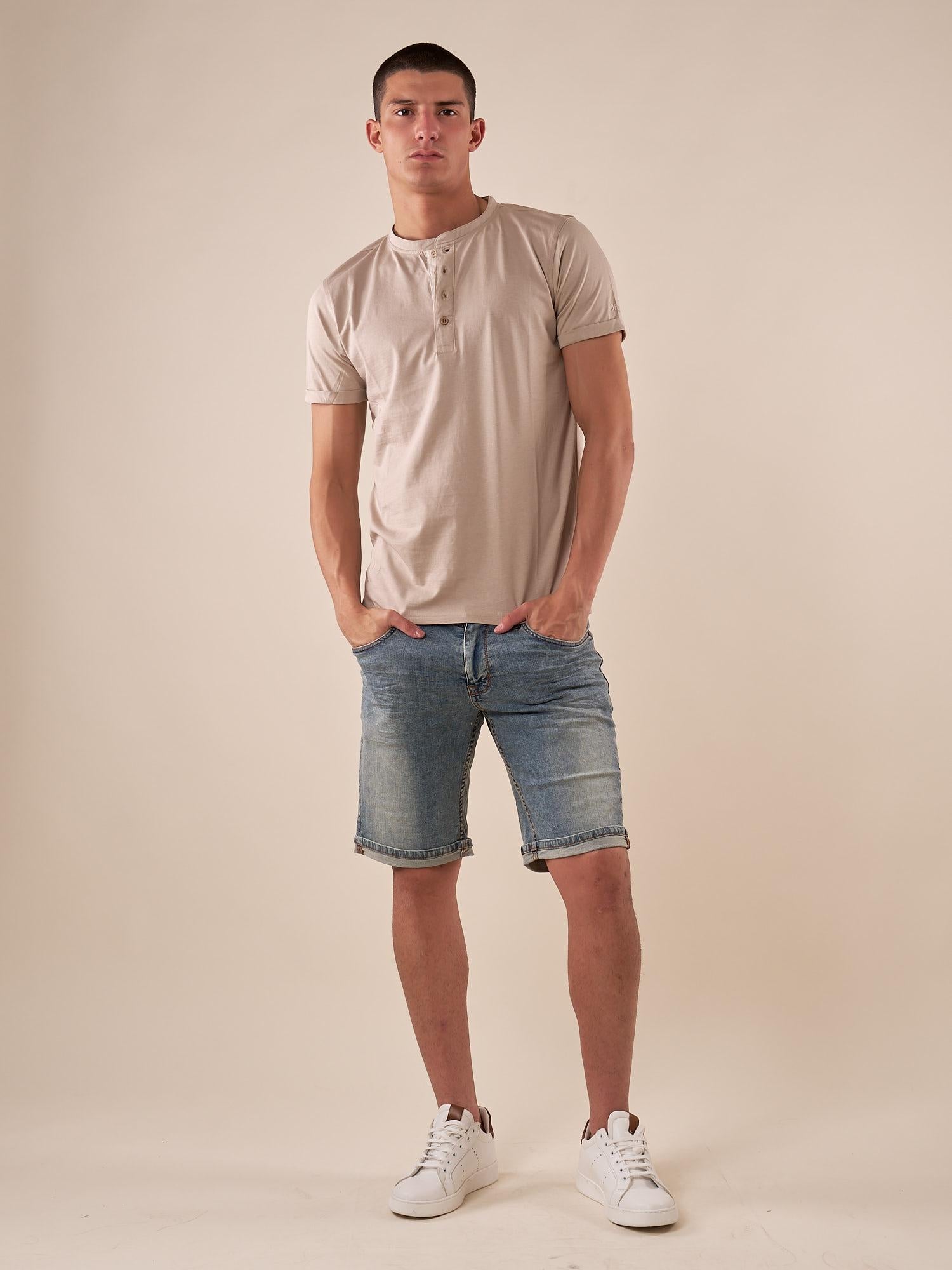 Bermuda di Jeans Chiaro da Uomo con Effetto Sabbiato e Rotture. M48663 DENIM SUPERIOR VINTAGE Uomo 