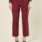 Pantalone donna in tessuto tecnico a zampetta. Vita regolare, zip laterale invisibile. PA003492 BORDEAUX ARTIGLI 