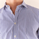 Camicia da uomo a righe in cotone elasticizzato manica lunga vestibilità regular con riprese sul retro. CE1270H BLU HAMAKI-HO 