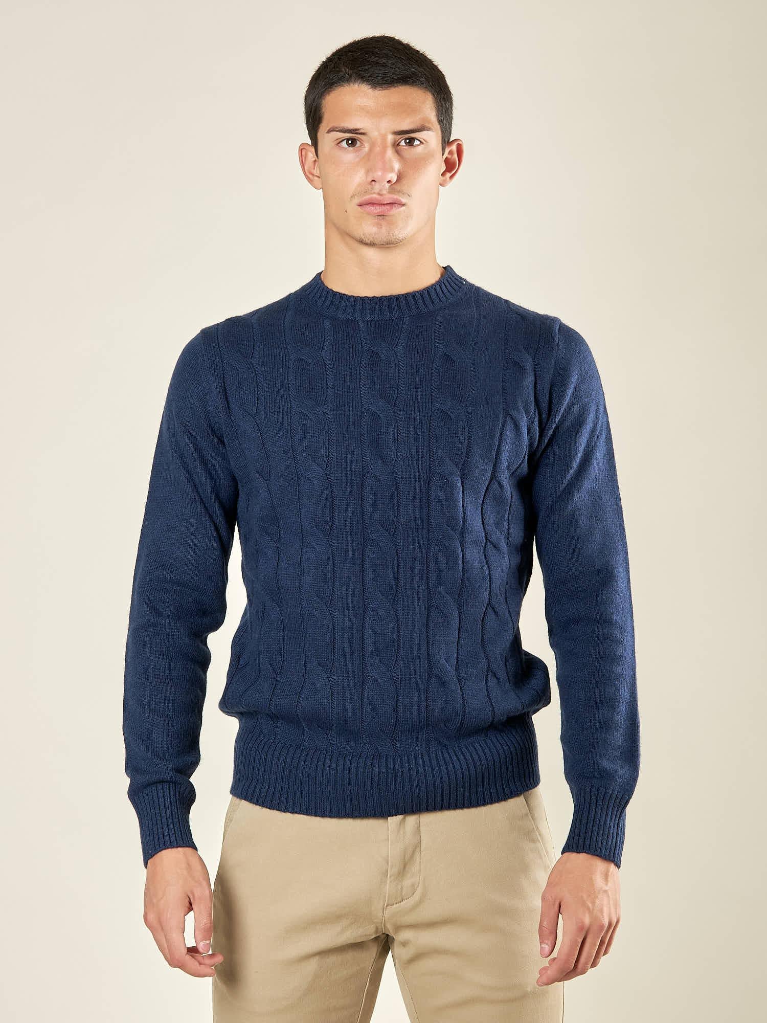 Maglia Uomo in Misto Cashmere a Trecce. Eleganza e Comfort per Ogni Occasione. CON4209225 PRUSSIA CONSENSO 