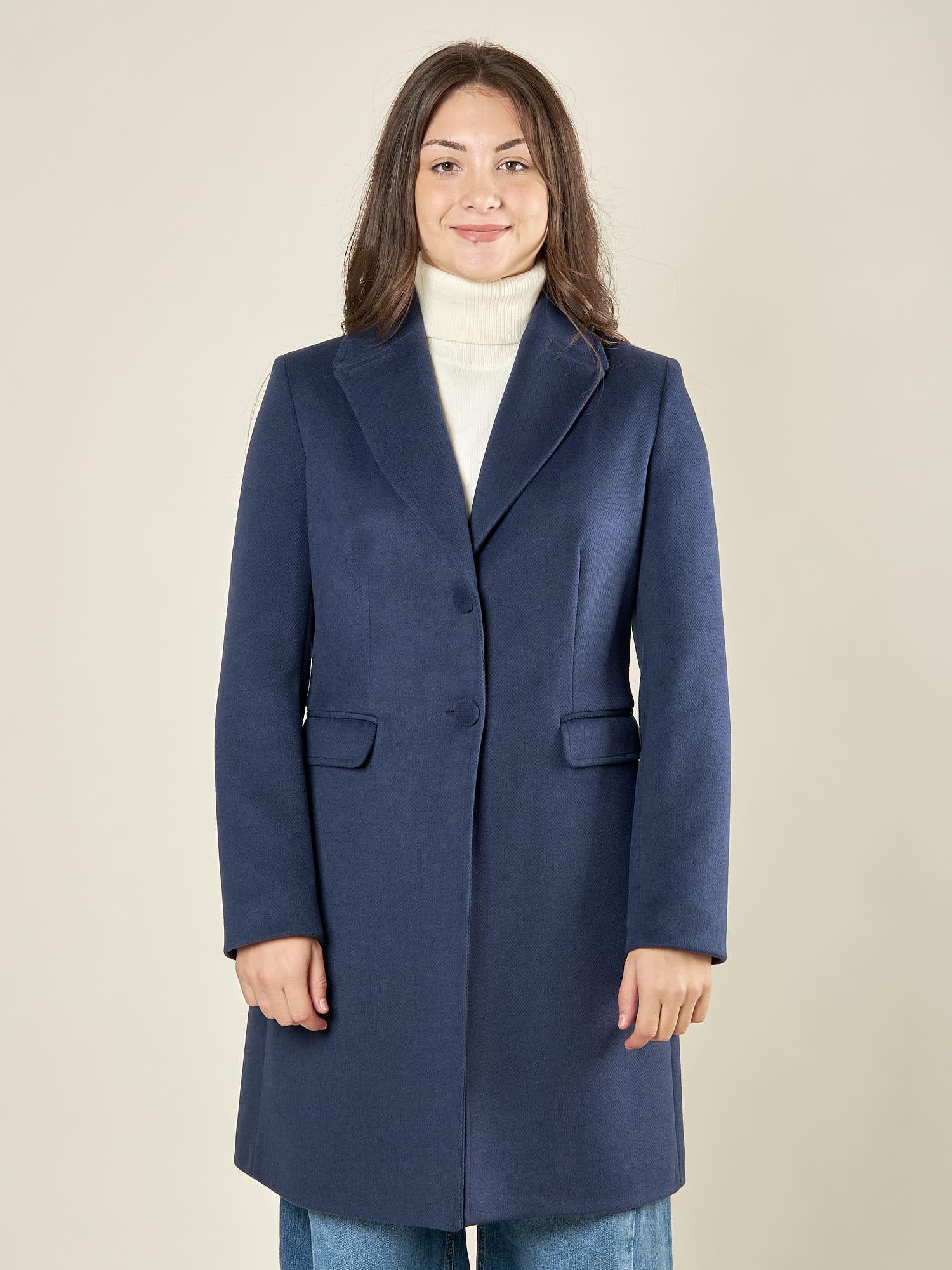 Cappotto donna monopetto. Due bottoni, tasca a pattina e vestibilità affiancata. CP003189 BLU ARTIGLI 