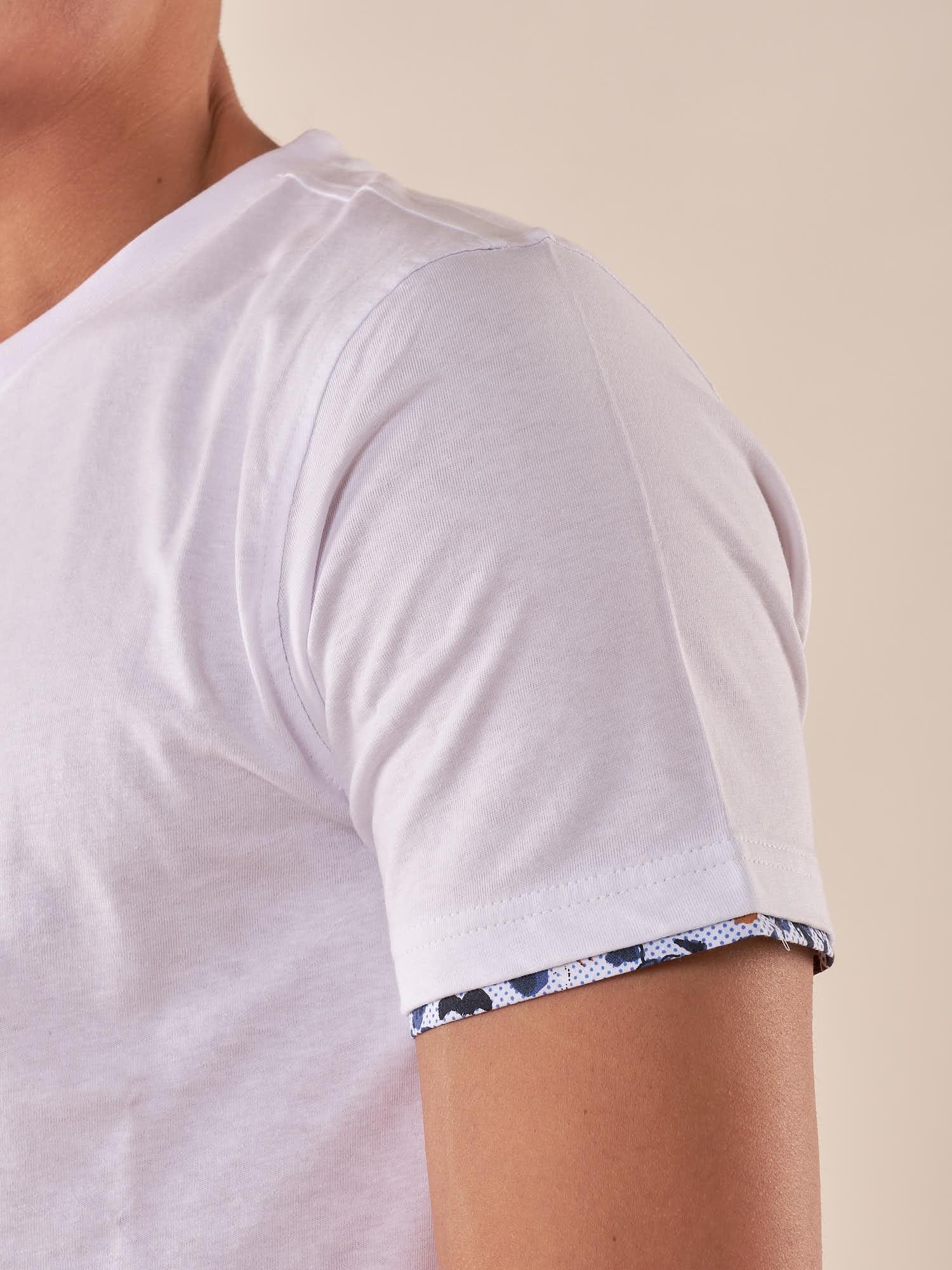 T-Shirt Uomo Manica Corta Finto Serafino con Riporti Fantasia  100% Cotone BAM5454 BIANCO BACI & ABBRACCI 