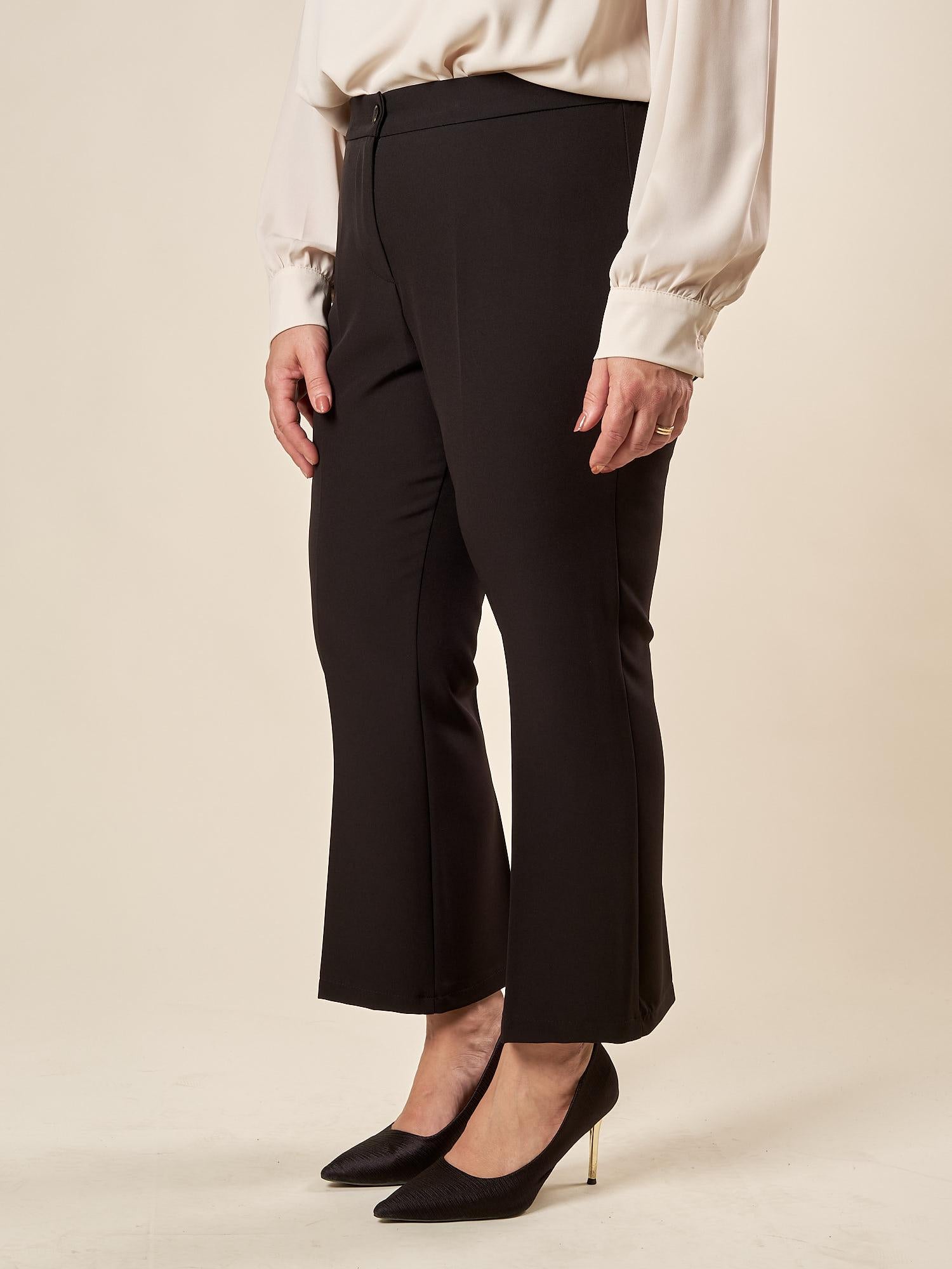 Pantalone Donna Curvy a Zampetta  Tessuto Tecnico con Elastico Posteriore. F646YBFFEDE NERO Lizalù 